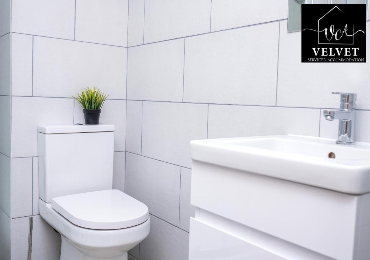 1 Bed House At Velvet Serviced Accommodation Swansea With Free Parking & Wifi - Sa1 Exterior foto
